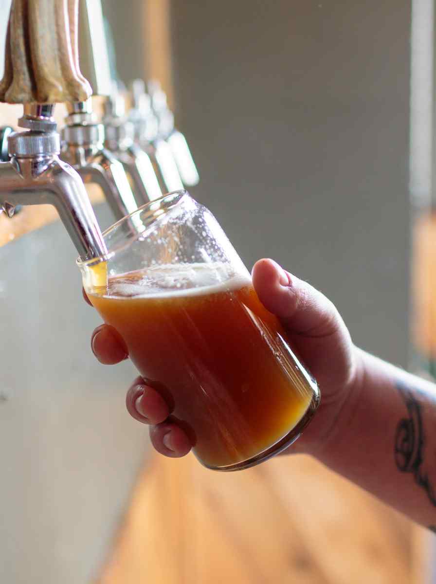 https://cervezaturmeque.com/wp-content/uploads/2017/05/inner_vertical_02.jpg